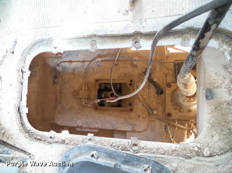 image for item DA6988 1998 Peterbilt 377 semi truck