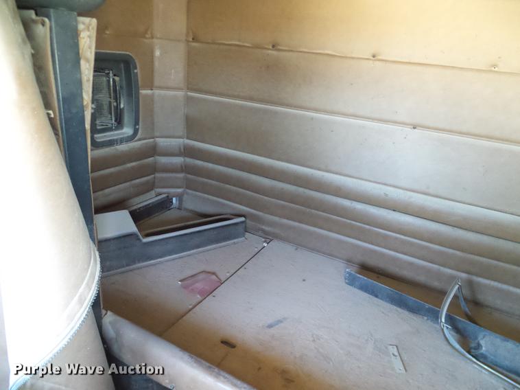 image for item DA6988 1998 Peterbilt 377 semi truck