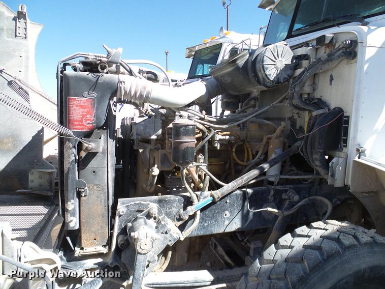 image for item DA6988 1998 Peterbilt 377 semi truck