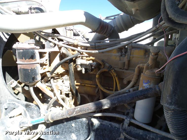 image for item DA6988 1998 Peterbilt 377 semi truck