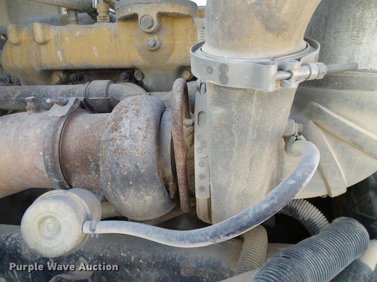 image for item DA6988 1998 Peterbilt 377 semi truck