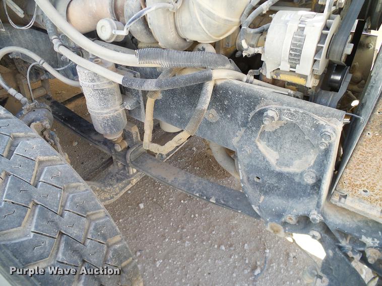 image for item DA6988 1998 Peterbilt 377 semi truck