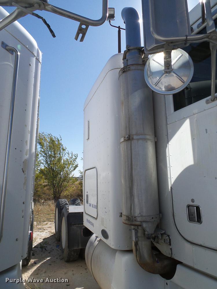 image for item DA6988 1998 Peterbilt 377 semi truck