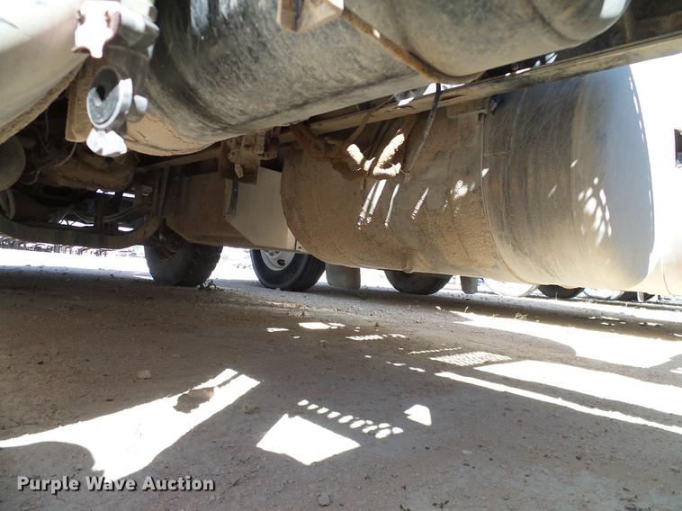 image for item DA6988 1998 Peterbilt 377 semi truck