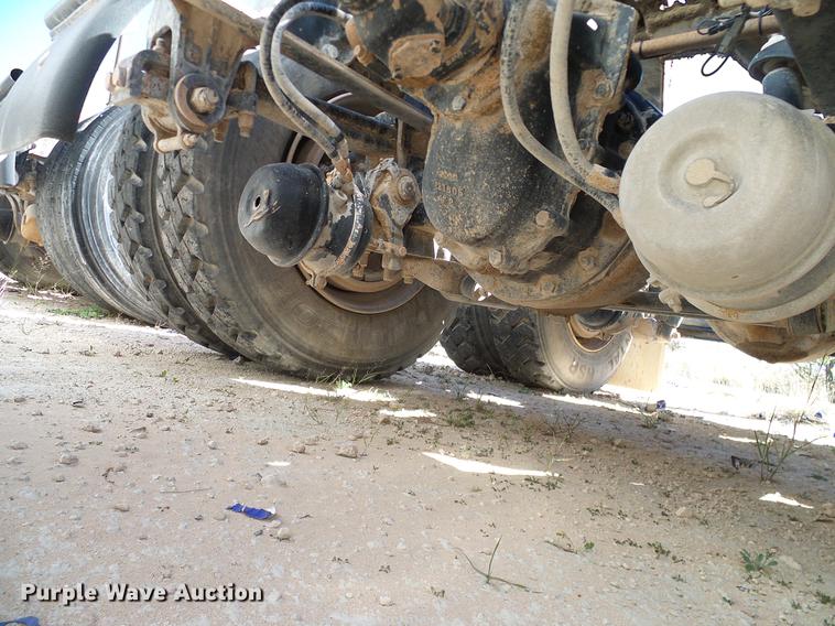 image for item DA6988 1998 Peterbilt 377 semi truck