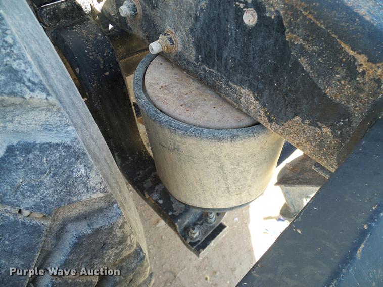 image for item DA6988 1998 Peterbilt 377 semi truck