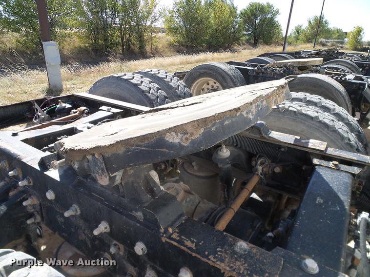 image for item DA6988 1998 Peterbilt 377 semi truck