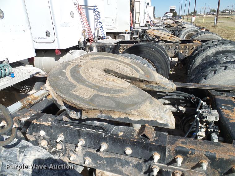 image for item DA6988 1998 Peterbilt 377 semi truck