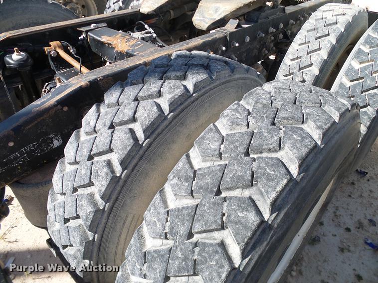 image for item DA6988 1998 Peterbilt 377 semi truck