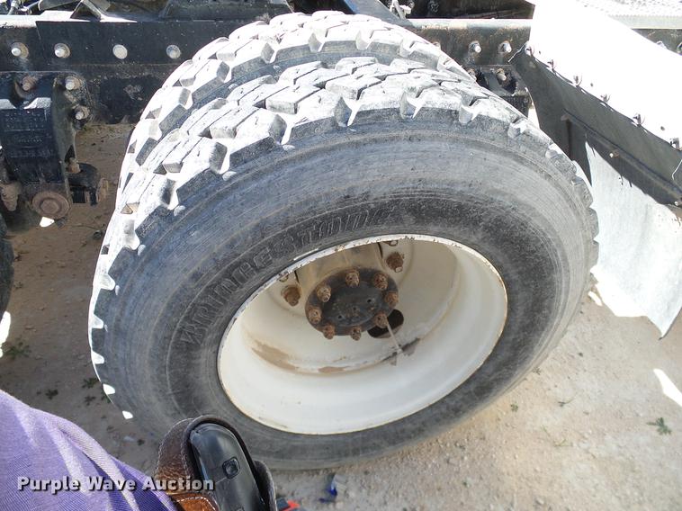 image for item DA6988 1998 Peterbilt 377 semi truck