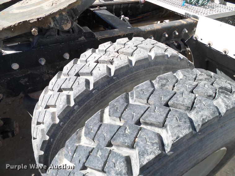 image for item DA6988 1998 Peterbilt 377 semi truck