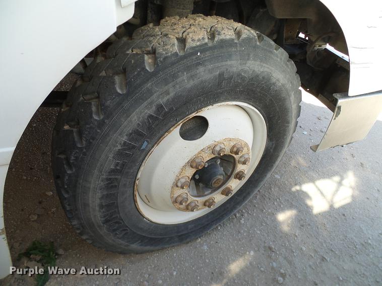 image for item DA6988 1998 Peterbilt 377 semi truck