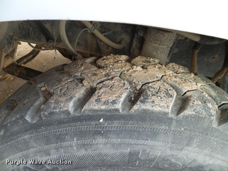 image for item DA6988 1998 Peterbilt 377 semi truck