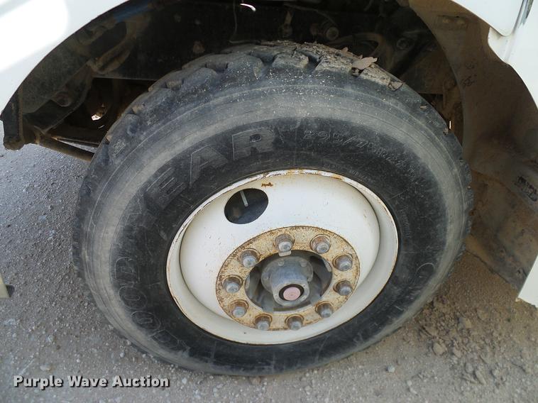 image for item DA6988 1998 Peterbilt 377 semi truck