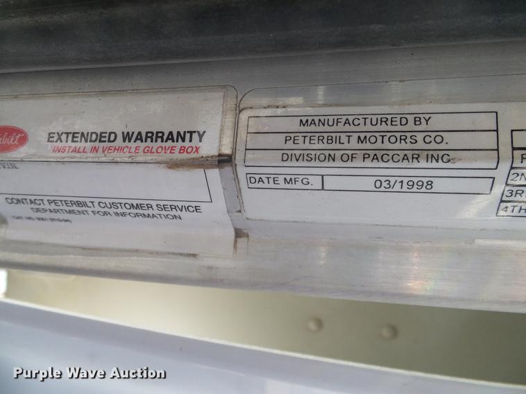 image for item DA6988 1998 Peterbilt 377 semi truck