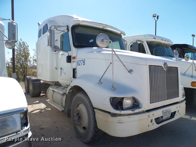 image for item DA6989 2007 International 9400i semi truck