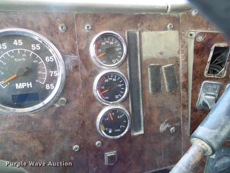 image for item DA6989 2007 International 9400i semi truck