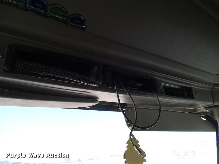 image for item DA6989 2007 International 9400i semi truck