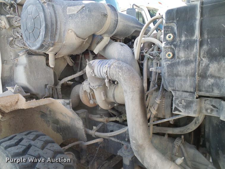 image for item DA6989 2007 International 9400i semi truck