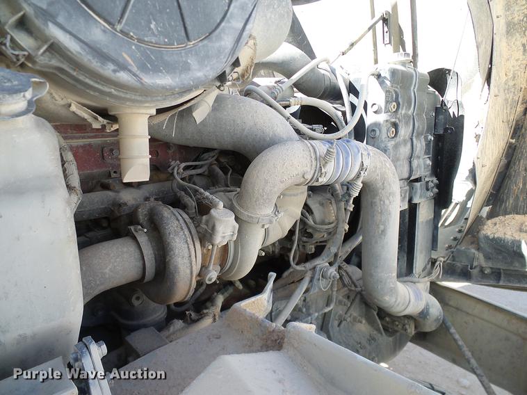 image for item DA6989 2007 International 9400i semi truck