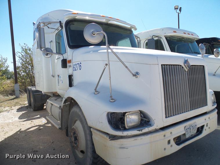 image for item DA6989 2007 International 9400i semi truck