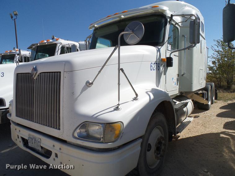 image for item DA6989 2007 International 9400i semi truck