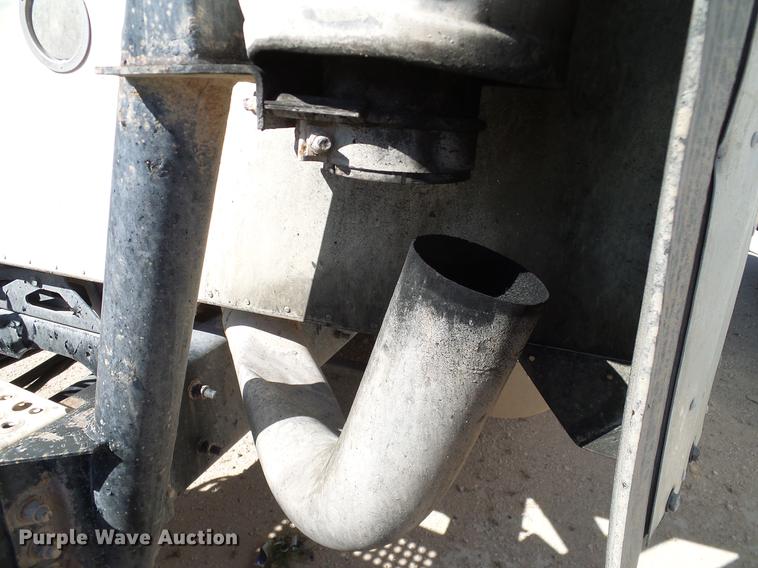 image for item DA6989 2007 International 9400i semi truck