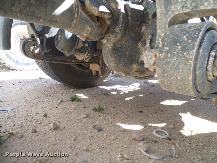 image for item DA6989 2007 International 9400i semi truck