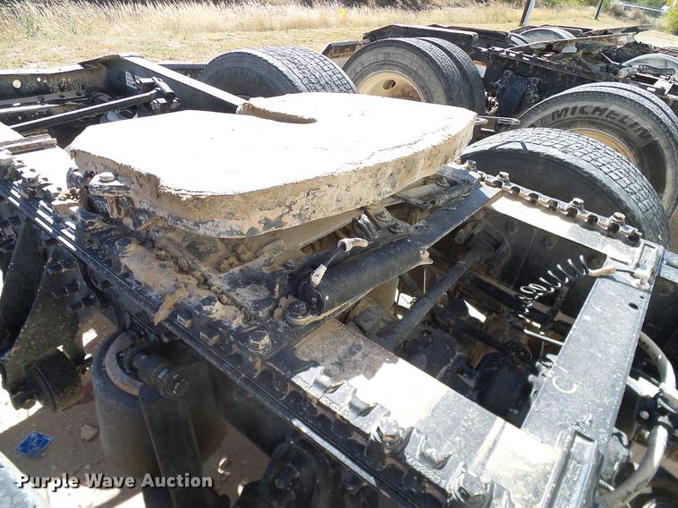 image for item DA6989 2007 International 9400i semi truck