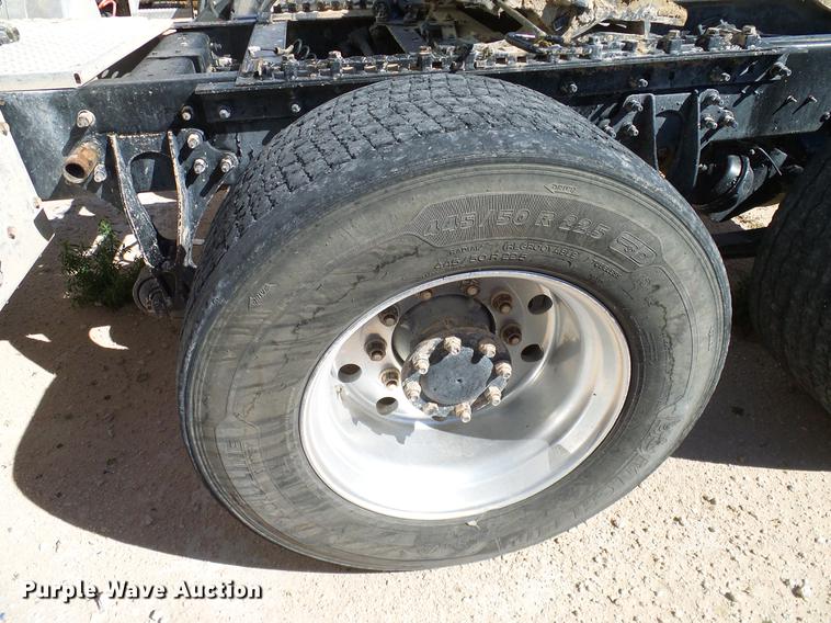 image for item DA6989 2007 International 9400i semi truck