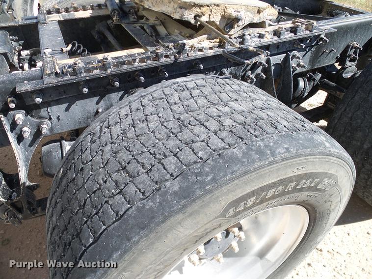 image for item DA6989 2007 International 9400i semi truck