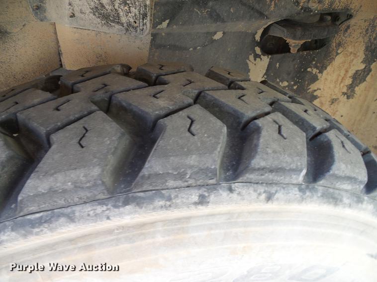 image for item DA6989 2007 International 9400i semi truck