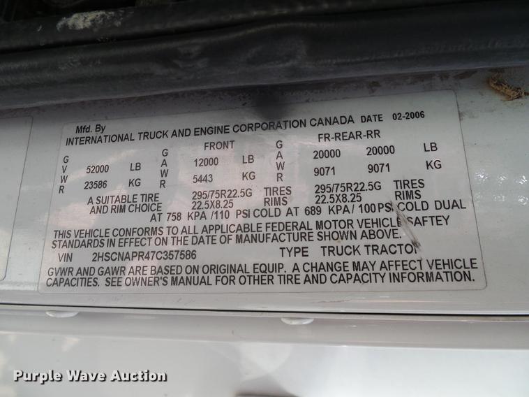 image for item DA6989 2007 International 9400i semi truck