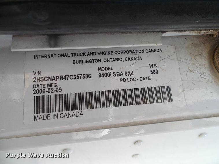 image for item DA6989 2007 International 9400i semi truck