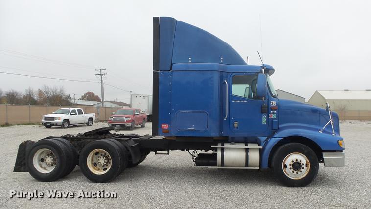 image for item DB7344 2006 International 9200i semi truck