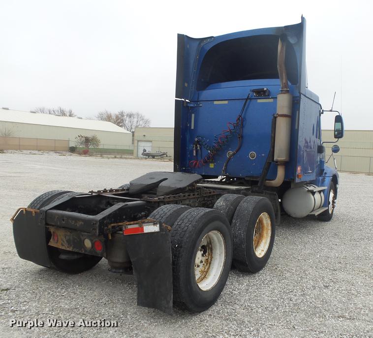 image for item DB7344 2006 International 9200i semi truck