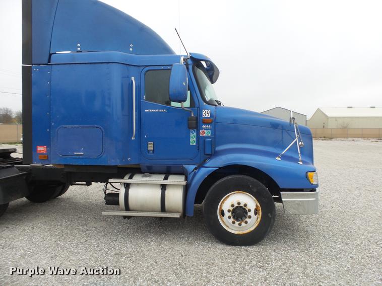 image for item DB7344 2006 International 9200i semi truck