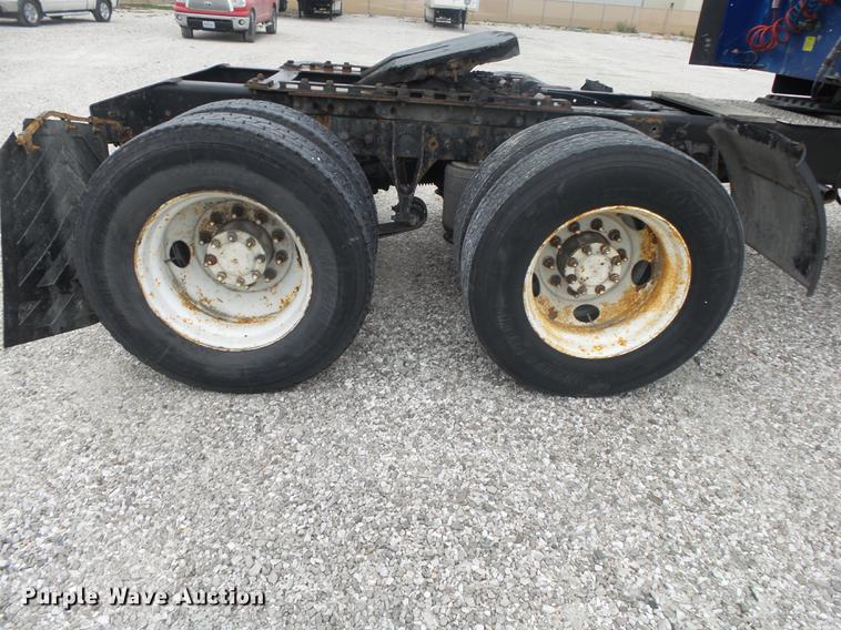 image for item DB7344 2006 International 9200i semi truck