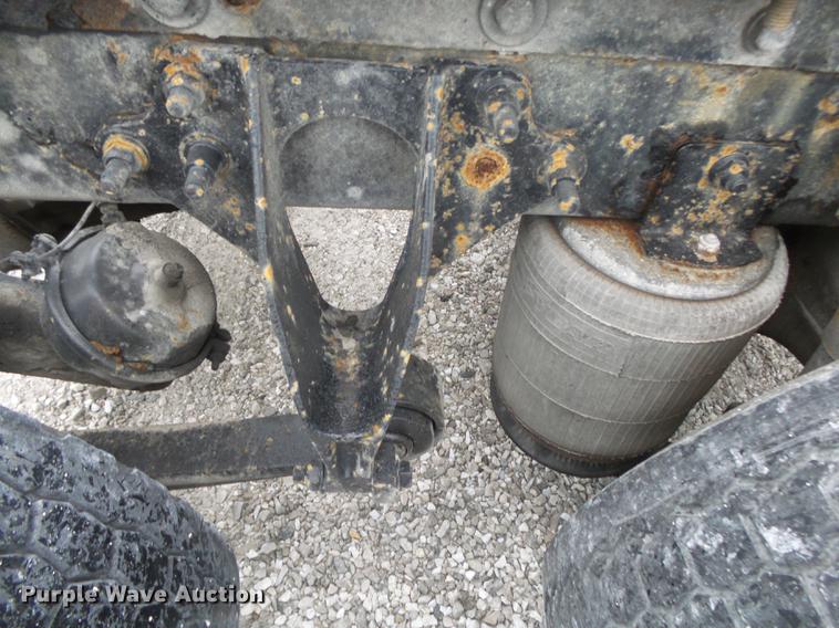 image for item DB7344 2006 International 9200i semi truck