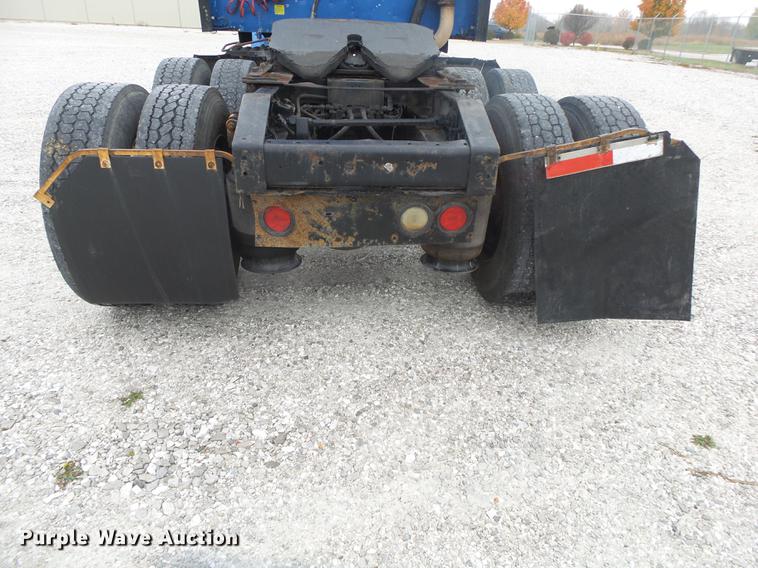 image for item DB7344 2006 International 9200i semi truck