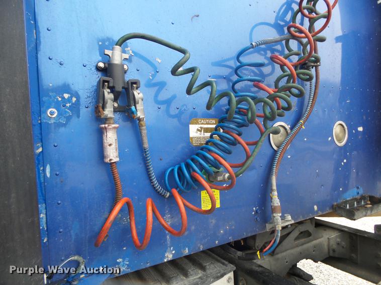 image for item DB7344 2006 International 9200i semi truck