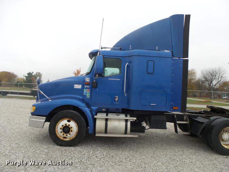 image for item DB7344 2006 International 9200i semi truck