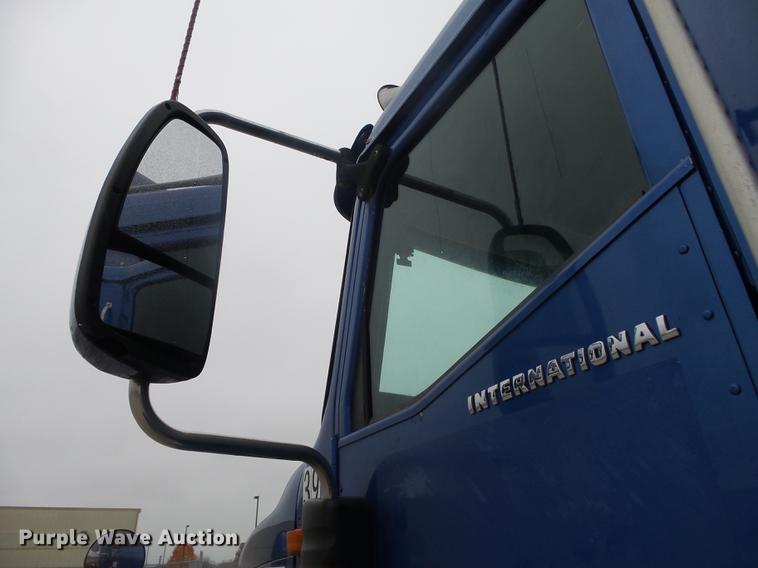 image for item DB7344 2006 International 9200i semi truck
