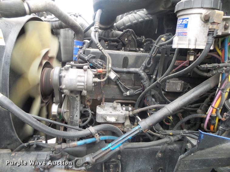 image for item DB7344 2006 International 9200i semi truck