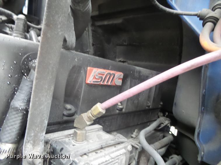 image for item DB7344 2006 International 9200i semi truck