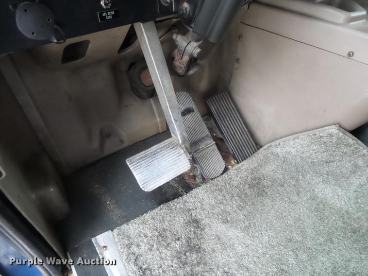 image for item DB7344 2006 International 9200i semi truck