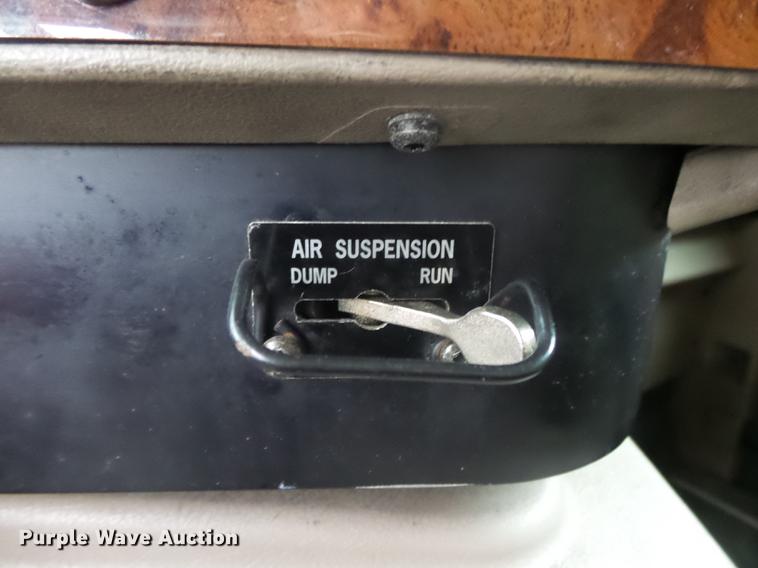 image for item DB7344 2006 International 9200i semi truck