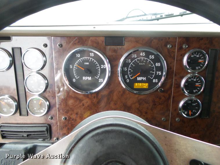 image for item DB7344 2006 International 9200i semi truck