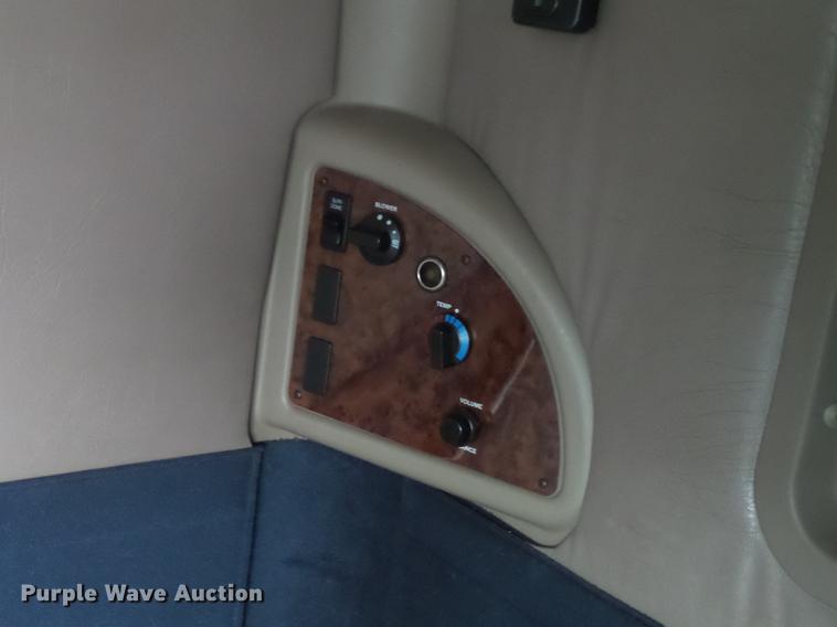 image for item DB7344 2006 International 9200i semi truck