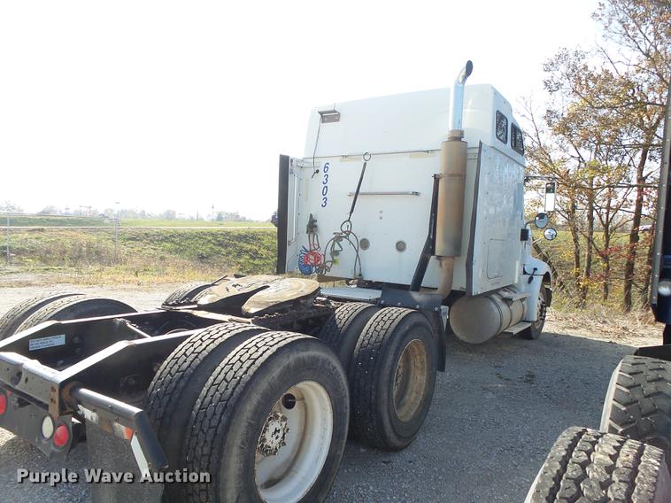 image for item DB7348 2007 International 9400i semi truck